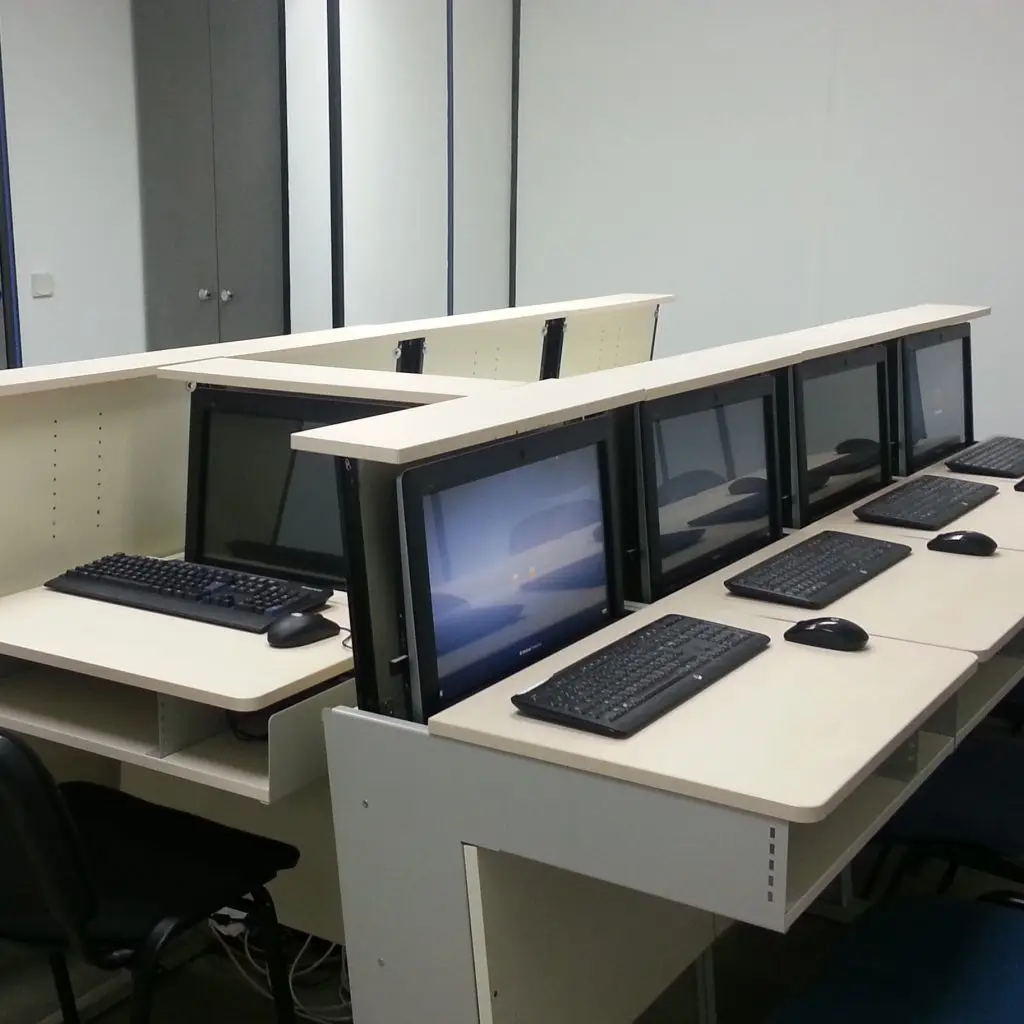 Bureau informatique escamotable Milena / ESG-STUDIALIS