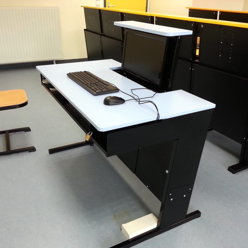 Bureau informatique escamotable Milena / Institut Catholique de Paris