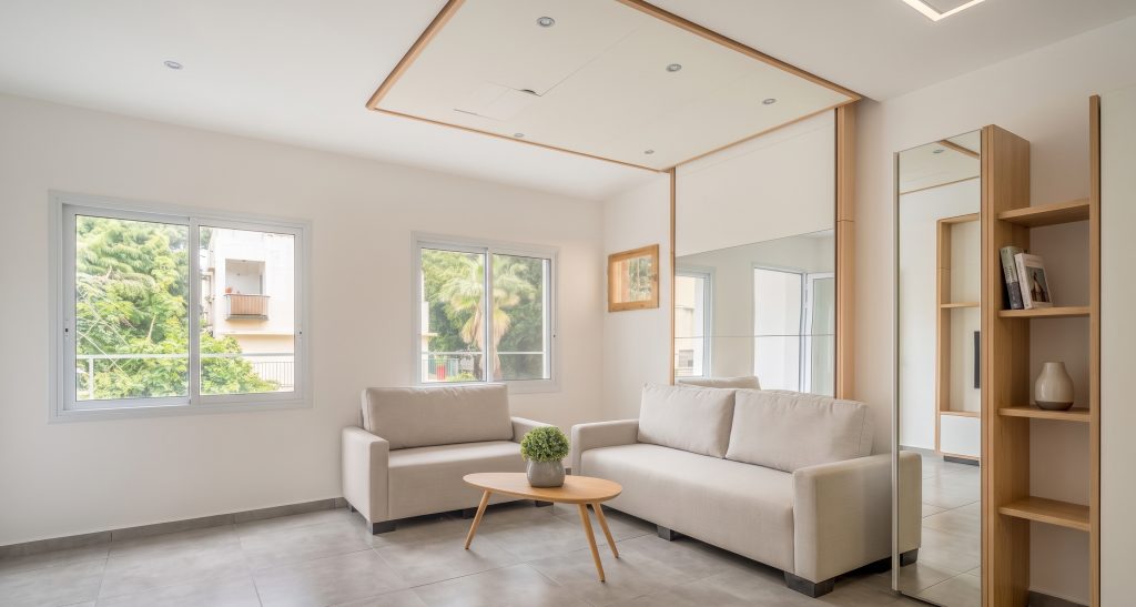 lit escamotable plafond dans le salon